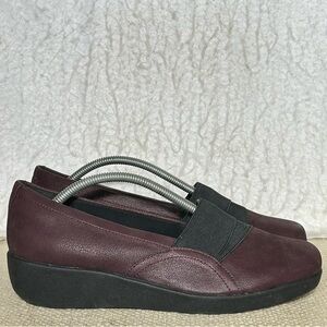 Easy Spirit Womens Maroon Kaleo 3 Comfortable Wedge Heel Loafer Shoes SZ 9.5W